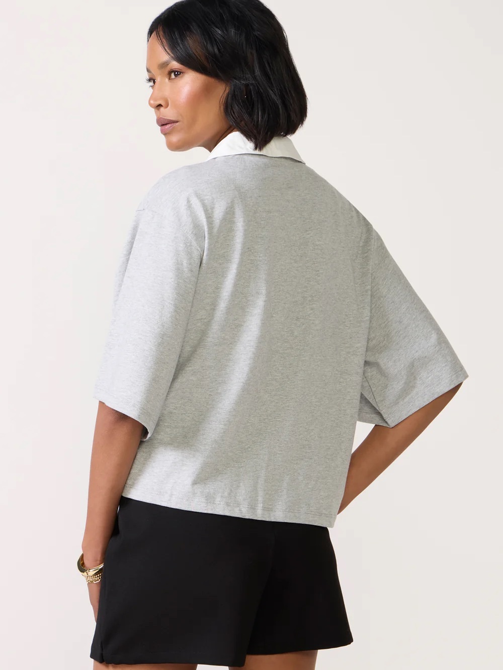 Sanctuary Light Gray Short-Sleeve Boxy Top with White Collar